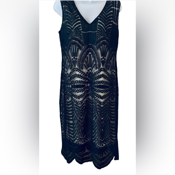 Luxology Women's Size 8 Dress Black Lace Tan Lined Sleeveless Feminine - Picture 2 of 13